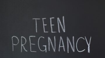 The U.S. Teen Birth Rate Has Reached A Historic Low (Infographic)