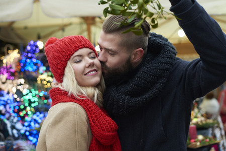 mistletoe-kiss-christmas-market.jpg